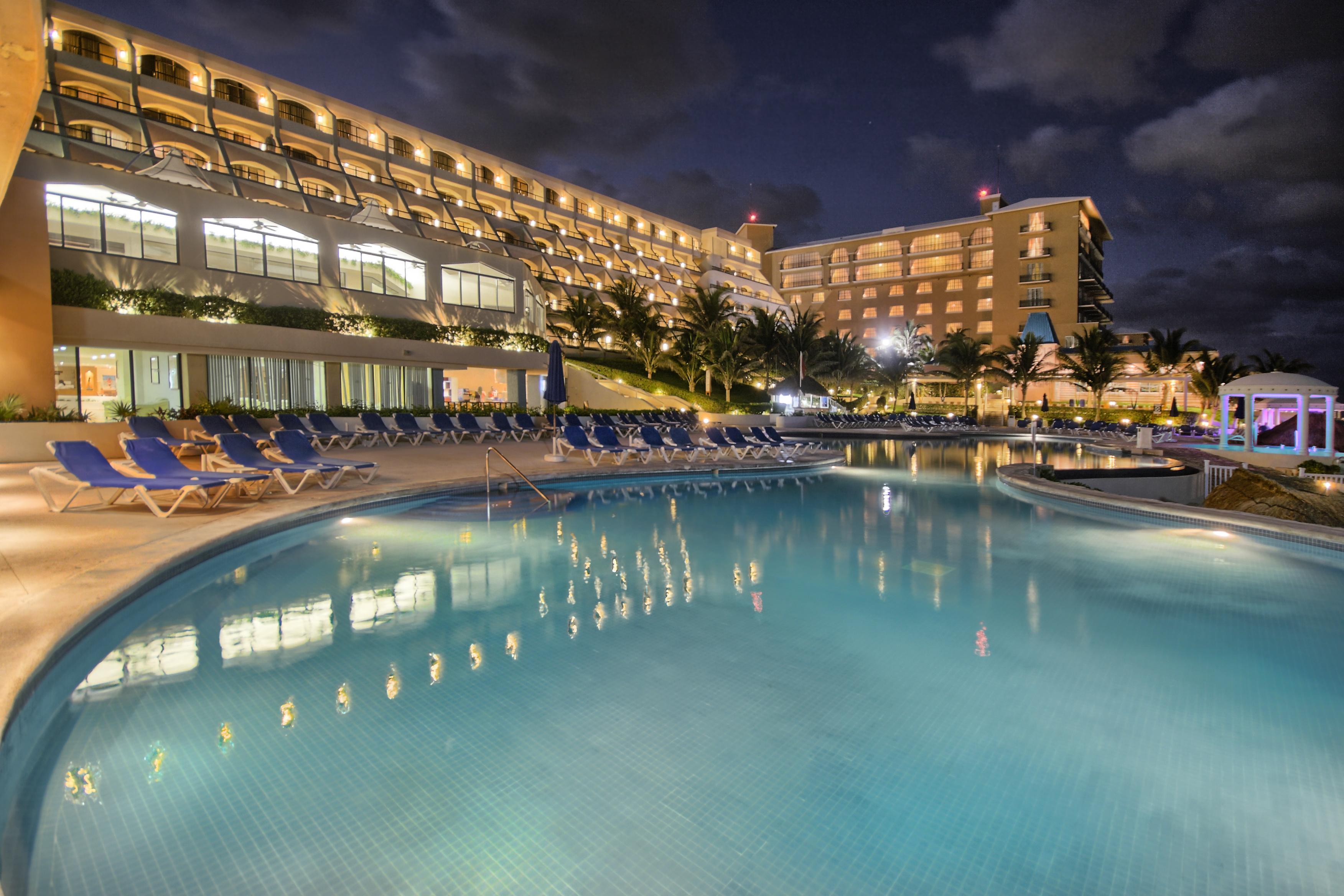 Golden Parnassus Resort & Spa (Adults Only) Канкун Екстер'єр фото