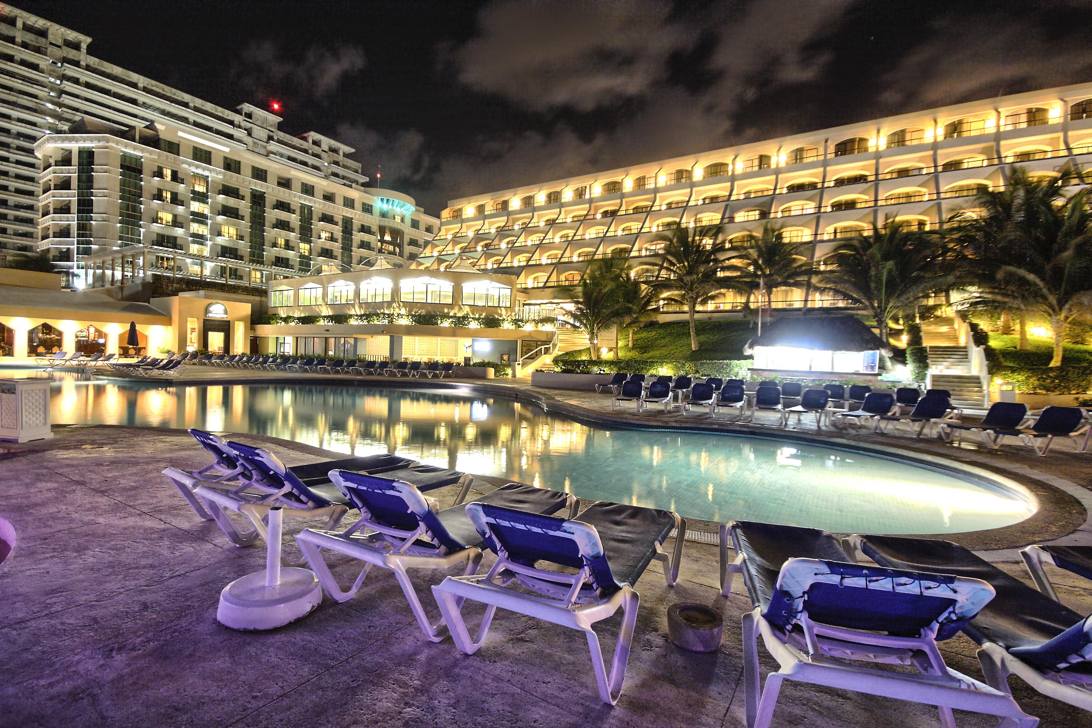 Golden Parnassus Resort & Spa (Adults Only) Канкун Екстер'єр фото