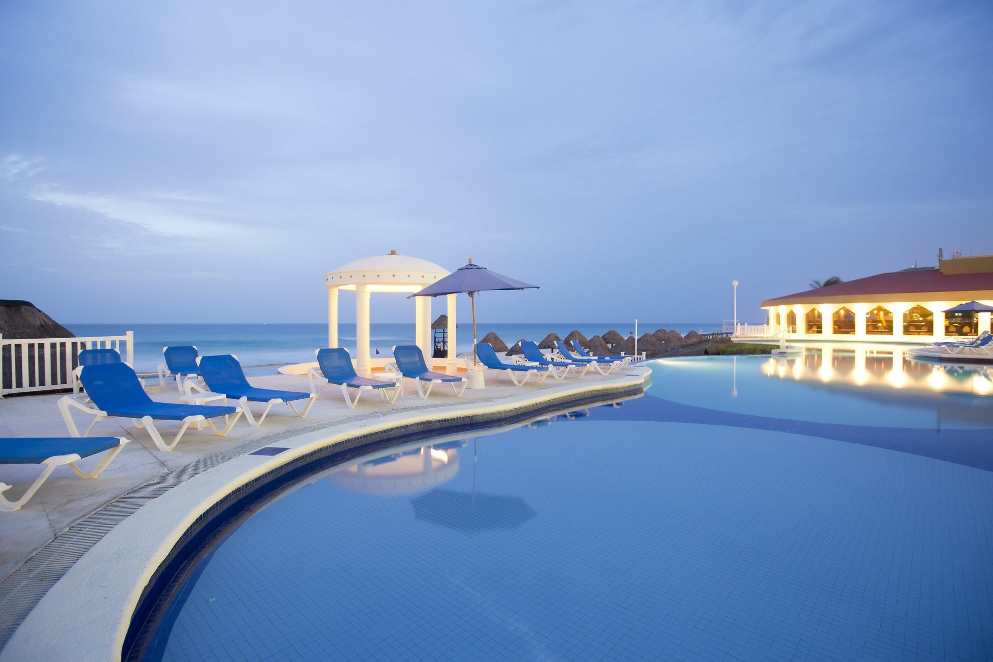Golden Parnassus Resort & Spa (Adults Only) Канкун Екстер'єр фото
