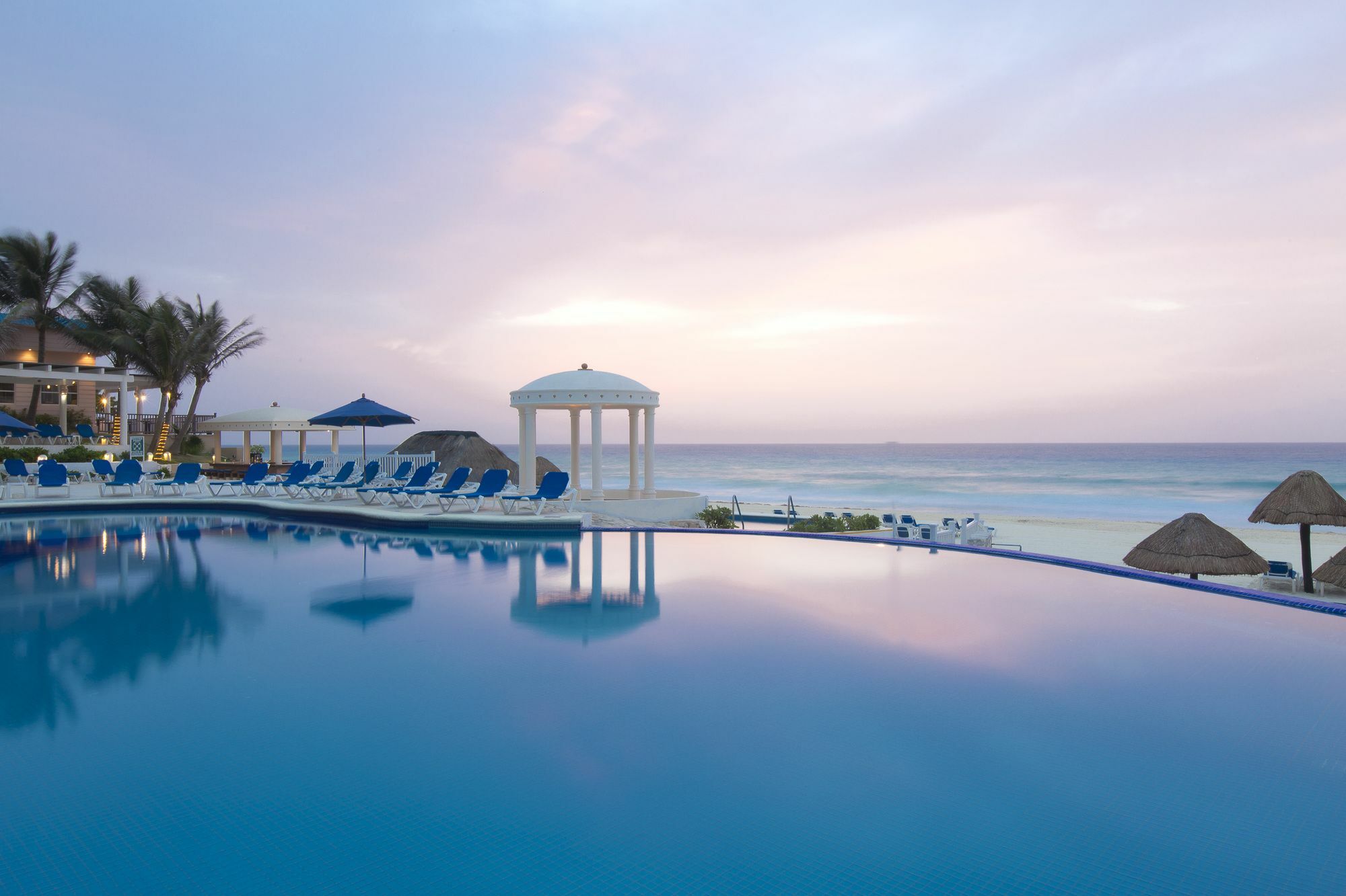 Golden Parnassus Resort & Spa (Adults Only) Канкун Екстер'єр фото